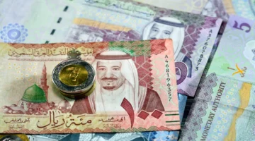 تحديثات الصرف.. سعر ريال السعودية مقابل الجنيه المصري في تعاملات البنوك اليوم الاثنين